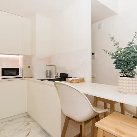 Downtown Flat By Lovelystay Apartamento