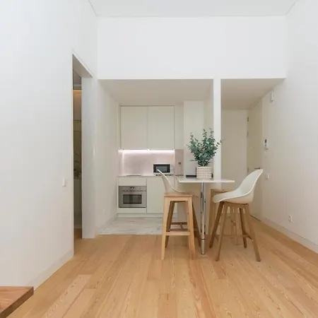 Apartment Downtown Flat By Lovelystay *